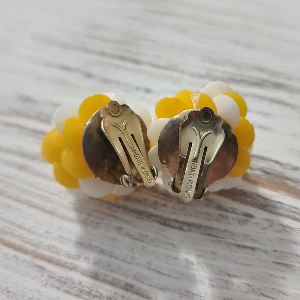 Vintage signed Hong Kong cluster earrings - Picture 4 of 5